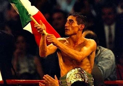barrera and morales|Classic Fight Rewatch: Erik Morales vs. Marco .
